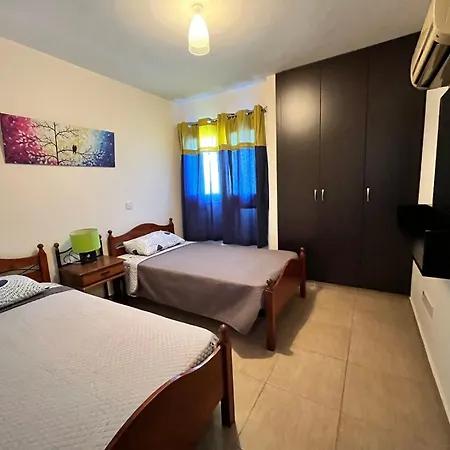 Daire Modern 2br Near Finikoudes -