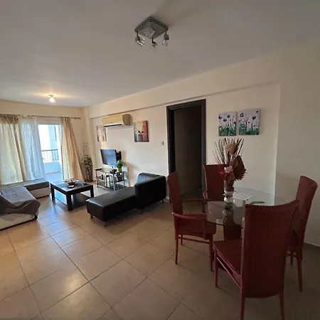 Appartamento Modern 2br Near Finikoudes - *