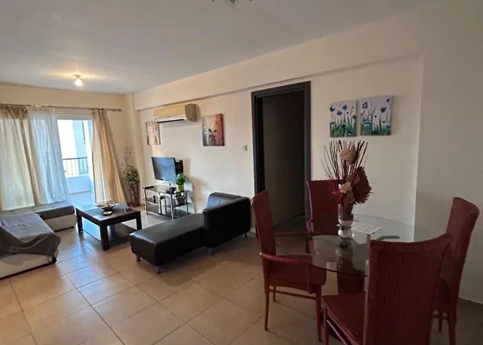 Apartmán Modern 2br Near Finikoudes - *
